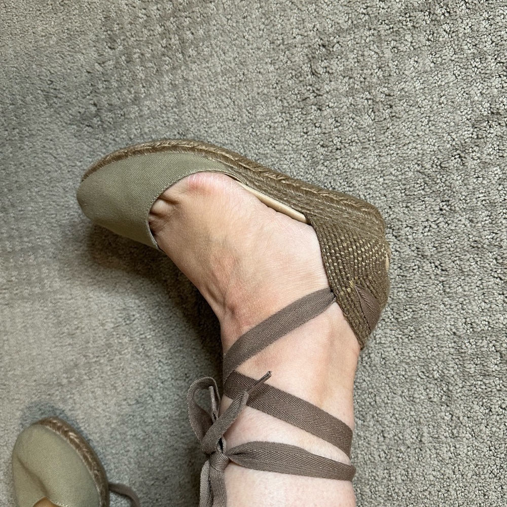 Eric Michael Tan Espadrilles Comfortable Stylish Footwear - Picture 2 of 5